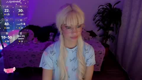 MissNatis online show from April 8, 2:22 am