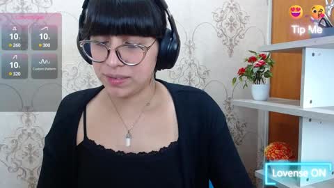 Snapshot of nataly_cloud chatting on February 7, 4:24 pm N A T A L Y online show from February 7, 4:24 pm