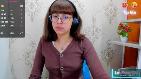 Snapshot of nataly_cloud chatting on February 22, 12:40 pm N A T A L Y online show from February 22, 12:40 pm