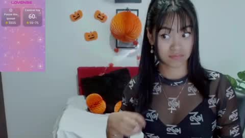 Nataly Escobar online show from October 22, 12:49 pm