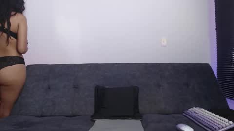   online show from December 5, 2:47 pm