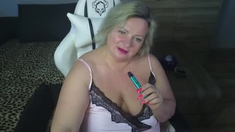 Snapshot of natascha1202 chatting on December 3, 9:45 pm Natalli online show from December 3, 9:45 pm