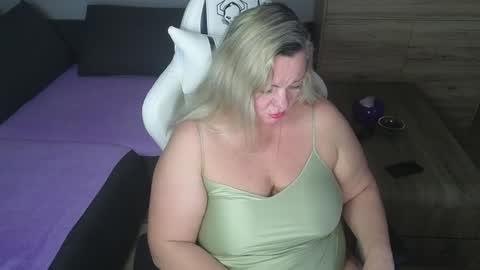Snapshot of natascha1202 chatting on December 15, 8:15 pm Natalli online show from December 15, 8:15 pm