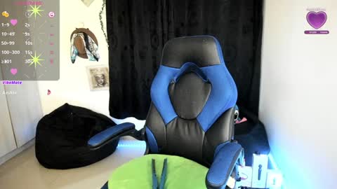 Snapshot of natasha777_a chatting on January 28, 12:05 am Natasha online show from January 28, 12:05 am