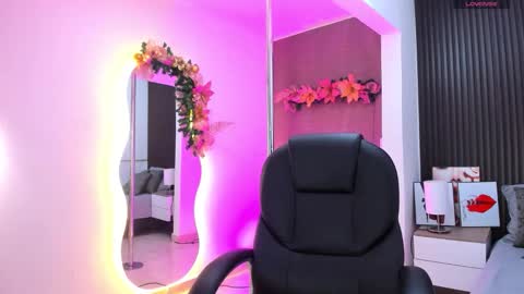 natasha online show from December 15, 12:53 pm