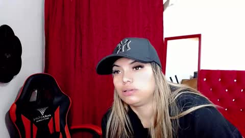 Snapshot of natasha__magics chatting on November 27, 12:02 am natasha__magics online show from November 27, 12:02 am