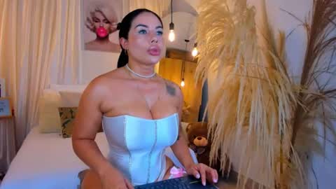 Snapshot of natasha_hartaman chatting on August 1, 10:08 pm online show from August 1, 10:08 pm