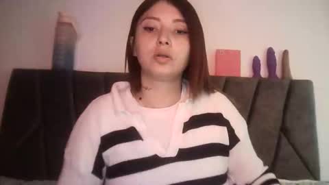 Snapshot of natasha_kein chatting on May 22, 7:52 pm natalia online show from May 22, 7:52 pm