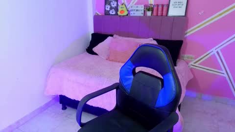 natasha_romanof18 online show from March 10, 5:34 am