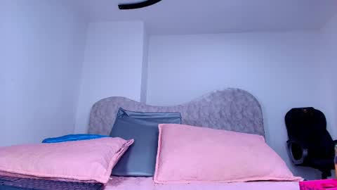 Snapshot of natasha_segura chatting on May 9, 11:48 am natasha_segura online show from May 9, 11:48 am