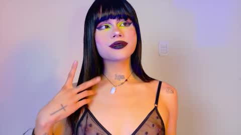 Snapshot of natasha_winz chatting on November 24, 5:18 am Natahsa online show from November 24, 5:18 am