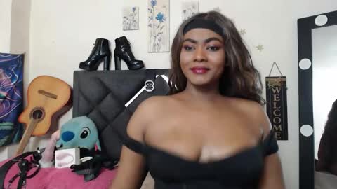 Snapshot of natashasexxy__ chatting on June 9, 2:01 am natashasexxy__ online show from June 9, 2:01 am