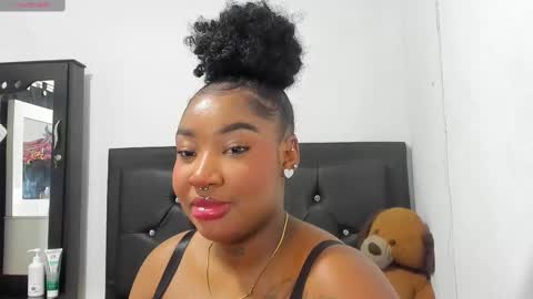Snapshot of natasshaa_brown chatting on October 14, 12:44 am natasshaa_brown online show from October 14, 12:44 am