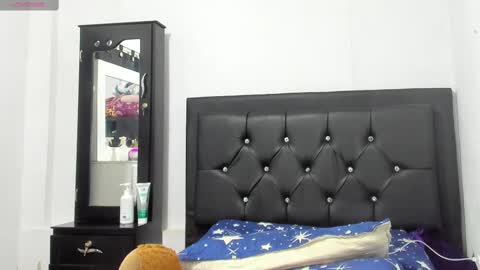 Snapshot of natasshaa_brown chatting on October 15, 1:28 am natasshaa_brown online show from October 15, 1:28 am