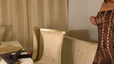 Snapshot of natazhaqueen chatting on June 21, 9:23 am nathalia online show from June 21, 9:23 am