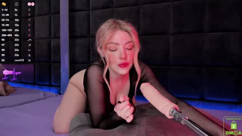 Snapshot of natehalll chatting on December 29, 5:21 am NATE online show from December 29, 5:21 am