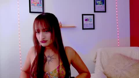 Snapshot of nathalia_ramirez_ chatting on June 16, 7:27 pm Nathalia Ramirez online show from June 16, 7:27 pm