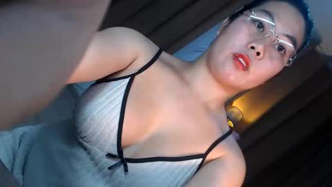 Snapshot of nathalie_hart chatting on June 1, 2:02 am Queen Marga online show from June 1, 2:02 am