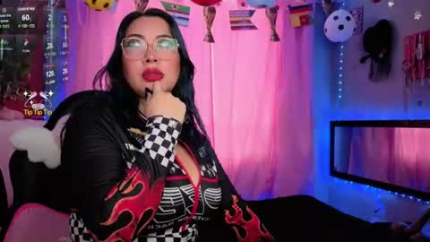 Snapshot of nathalie_zanettii chatting on July 2, 6:25 pm Nathalie online show from July 2, 6:25 pm