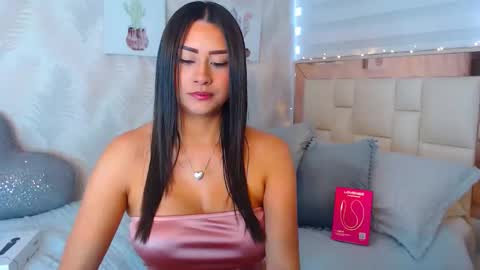 Snapshot of nathalierose_1 chatting on March 5, 12:12 pm Nathalie Rose online show from March 5, 12:12 pm