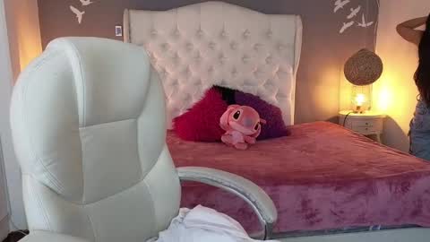 Snapshot of nathaly_blue chatting on December 3, 7:33 pm nathaly_blue online show from December 3, 7:33 pm