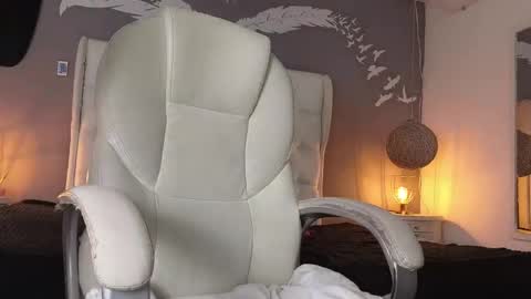 Snapshot of nathaly_blue chatting on December 17, 10:32 pm nathaly_blue online show from December 17, 10:32 pm