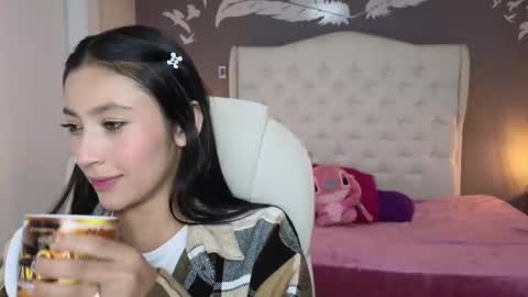 Snapshot of nathaly_blue chatting on January 21, 6:23 pm nathaly_blue online show from January 21, 6:23 pm