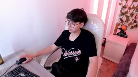 Snapshot of nathalyy_ds chatting on December 13, 7:53 pm nathalyy_ds online show from December 13, 7:53 pm