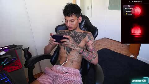 nathan_aress6666 online show from December 2, 10:49 pm