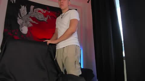 Snapshot of nathan_blake_ chatting on May 6, 4:23 pm Nathan online show from May 6, 4:23 pm