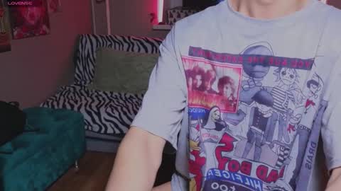 N A T H AN online show from December 4, 6:27 pm