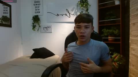 Snapshot of nathanclay chatting on May 13, 3:26 am nathanclay online show from May 13, 3:26 am