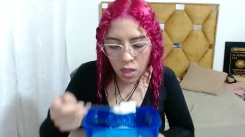 Snapshot of nathy_voyeur chatting on March 27, 2:50 am nathy_voyeur online show from March 27, 2:50 am