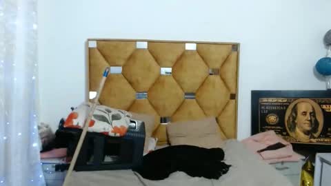 Snapshot of nathy_voyeur chatting on April 2, 3:37 am nathy_voyeur online show from April 2, 3:37 am