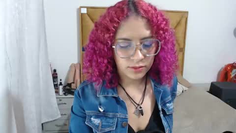 Snapshot of nathy_voyeur chatting on April 25, 4:15 am nathy_voyeur online show from April 25, 4:15 am