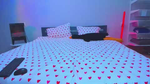 Snapshot of natishaloveu chatting on November 21, 1:54 pm Tisha online show from November 21, 1:54 pm