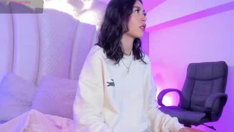 Snapshot of natt_collins chatting on May 10, 3:33 am Natalia online show from May 10, 3:33 am