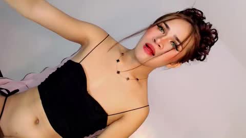Nathalie smith online show from April 23, 2:24 am