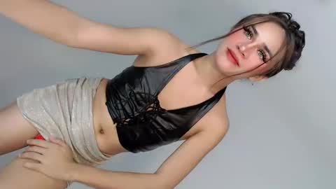 Snapshot of nattayah chatting on May 9, 2:11 pm Nathalie smith online show from May 9, 2:11 pm