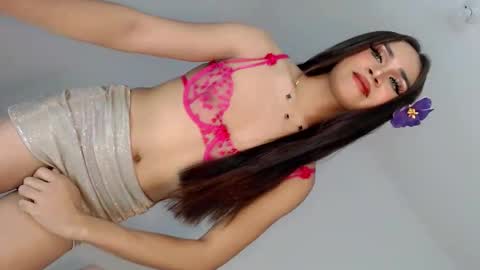 Snapshot of nattayah chatting on May 19, 4:08 am Nathalie smith online show from May 19, 4:08 am