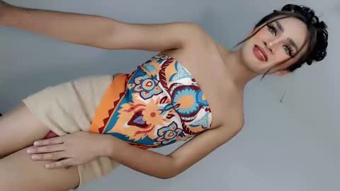 Snapshot of nattayah chatting on June 3, 6:05 am Nathalie smith online show from June 3, 6:05 am