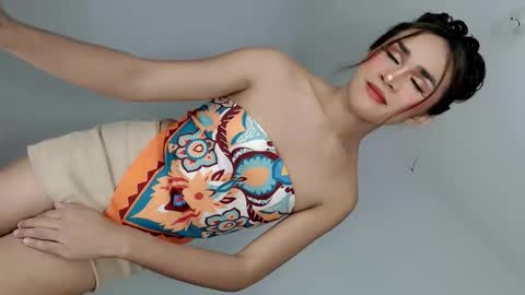 Snapshot of nattayah chatting on June 4, 5:13 am Nathalie smith online show from June 4, 5:13 am