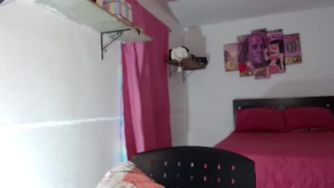 Snapshot of natty_01 chatting on December 23, 10:42 am natalia online show from December 23, 10:42 am