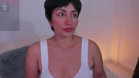 Snapshot of natty_bush chatting on December 14, 8:13 pm Nathalie online show from December 14, 8:13 pm