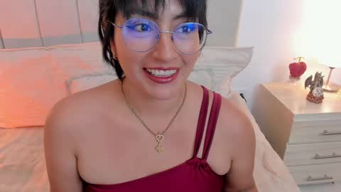 Nathalie online show from May 5, 8:50 pm
