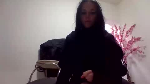 Snapshot of natty_chloe chatting on April 21, 5:36 am Chloe online show from April 21, 5:36 am