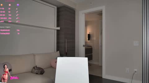 NATTY FIERROS online show from January 18, 1:41 am