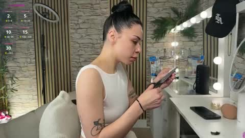 NATTY FIERROS online show from January 7, 6:54 pm