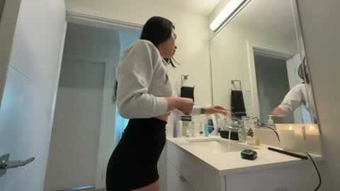 NATTY FIERROS online show from February 25, 6:06 pm