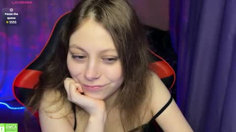 Snapshot of natural_babe666 chatting on June 6, 9:52 pm natural_babe666 online show from June 6, 9:52 pm